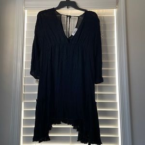 Carly Jean Los Angeles Black V-Neck Tunic